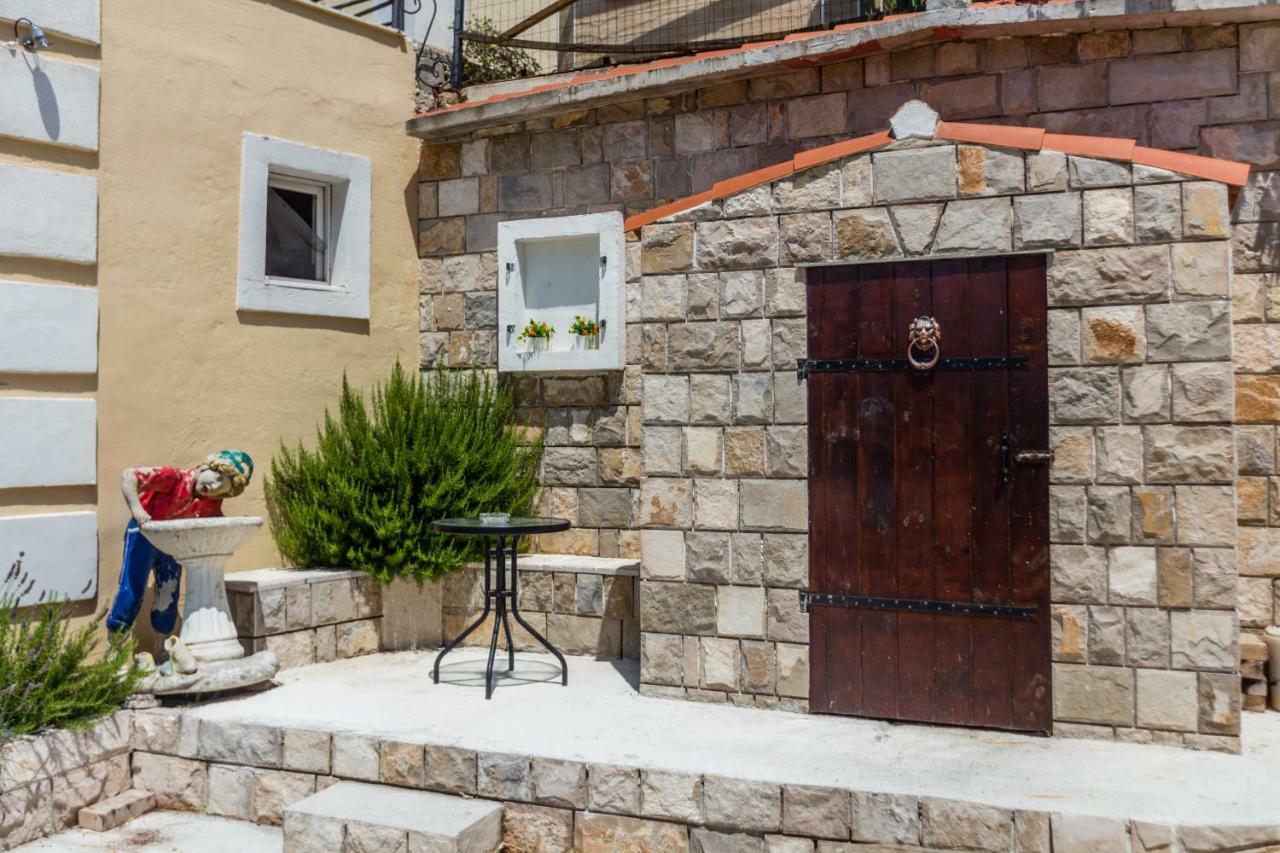 Sunny Nest Apartments Kotor Eksteriør billede